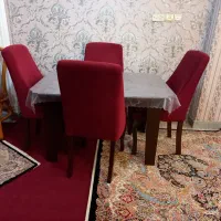 جاکفشی و میز نهار خوری