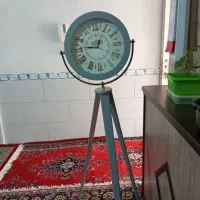 ساعت به فروش می رسد