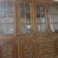 بوفه خیلی قدیمی حدود ۶۰سال سن داره کاملآ سالم