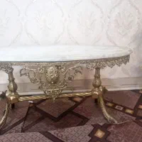 میز برنزی