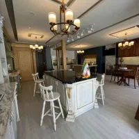 منشی و فروشنده