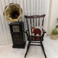 صندلی راک و گرامافون مبله