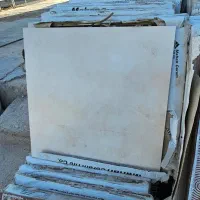 مقداری سرامیک کف و بدنه