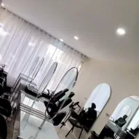 اجاره میز ناخن  صندلی تاتو و مژه و کراتین و رنگ