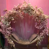 صندلی گل آرایی شده