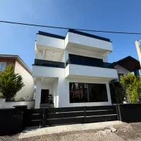 ویلا چلندر *مدرن/ استخردار * شهرکی* 220متر ی