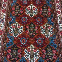 قالی دستبافت تازه بافته شده