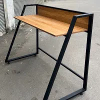 میز تحریر مینیمال