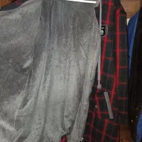 چند عدد کاپشن|لباس|ری, شهید غیوری (ابن باویه)|دیوار