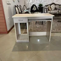 میز کامپیوتر ،تحریر