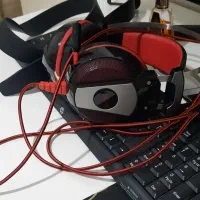 هدفون قرمز مشکی