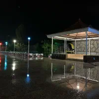 اجاره باغ ویلا|اجارهٔ کوتاه‌مدت ویلا و باغ|شیراز, بید زرد|دیوار