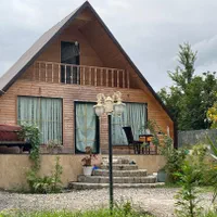 اجاره کلبه سوییسی استخردار جنگلی اب گرم