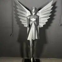 مجسمه فرشته فلزی به سبک پلیگان