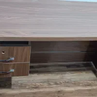 میز اداری سالم و تمیز