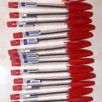 تعدادی خودکار مداد