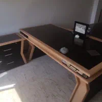 میز اداری و جلسه