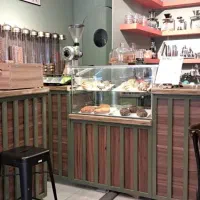 کمک باریستا و پیک پیاده|استخدام خدمات فروشگاه و رستوران|تهران, فردوسی|دیوار