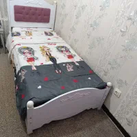 تخت تک نفره درحدنوباتشگ یکسال نمیشه خریدم