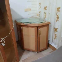 ویترین دو تکه وسه گوش برای کنج سالن زیبا وسالم|بوفه، ویترین، کنسول|فومن, |دیوار