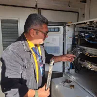 برق کار صنعتی وساختمان بابیش از ۳۰ سال تجربه.