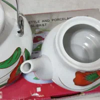 کتری و قوری ست نو با جعبه|قوری، کتری، قهوهساز دستی|رشت, حومه رشت|دیوار