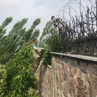 نصب توری و سیم خاردار|خدمات پیشه و مهارت|ری, بازار آهن|دیوار