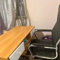 میز تحریر و صندلی در خد نو