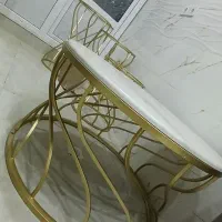 میز عسلی و استند تمیز و سالم طلایی