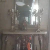 میز و آئینه ی برنز