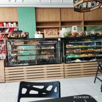 به یک فست فود زن و یک نفر کارگر نیازمندیم