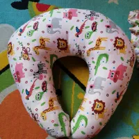 بالشت شیر دهی به همراه اشانتیون رختخواب