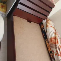 تخت چوبی