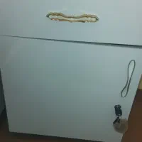 پاتختی و صندلی