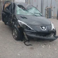 پژو ۲۰۷ مدل ۱۳۹۶ اتومات مشکی تصادفی کم کارکرد