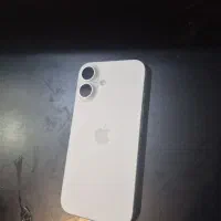 ایفون ۱۶ سفید