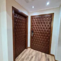 درب چرمی و آکوستیک