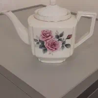 قوری چینی و پارچ چینی