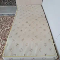 تخت نوجوان