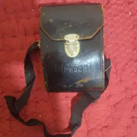 تعدادی صفحه گرامافون و دوربین و پرژکتور فروشی