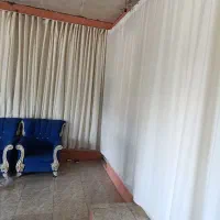 زیر پرده بسیار بزرگ