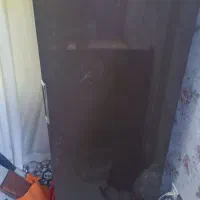 فریزر قدیمی سالم اروپایی در حال کار