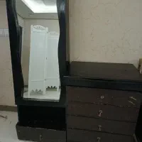 میز دلاور و آینه کمد