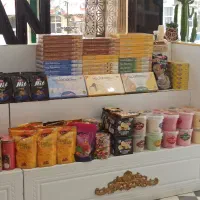 فروش دکوراسیون مغازه . ویترین . دکور . ام دی اف