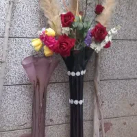 ۲ عدد گلدان شیشه ای بزرگ