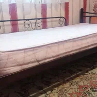تخت دوطبقه آهنی