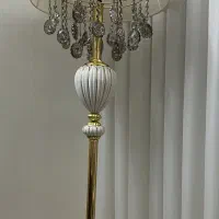 آباژوز|چراغ خواب و آباژور|ری, شهادت|دیوار