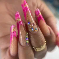 خدمات کاشت و ترمیم ناخن