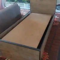 تخت یه نفر ام دی آف تمیز با کفی