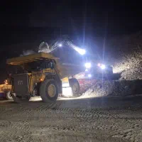 دودستگاه دامپتراک کوماتسو ۳۲۵ خط۶